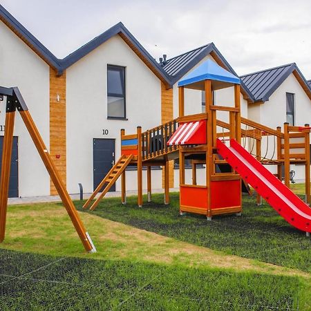 Holiday Complex With Pool, Реваль Экстерьер фото