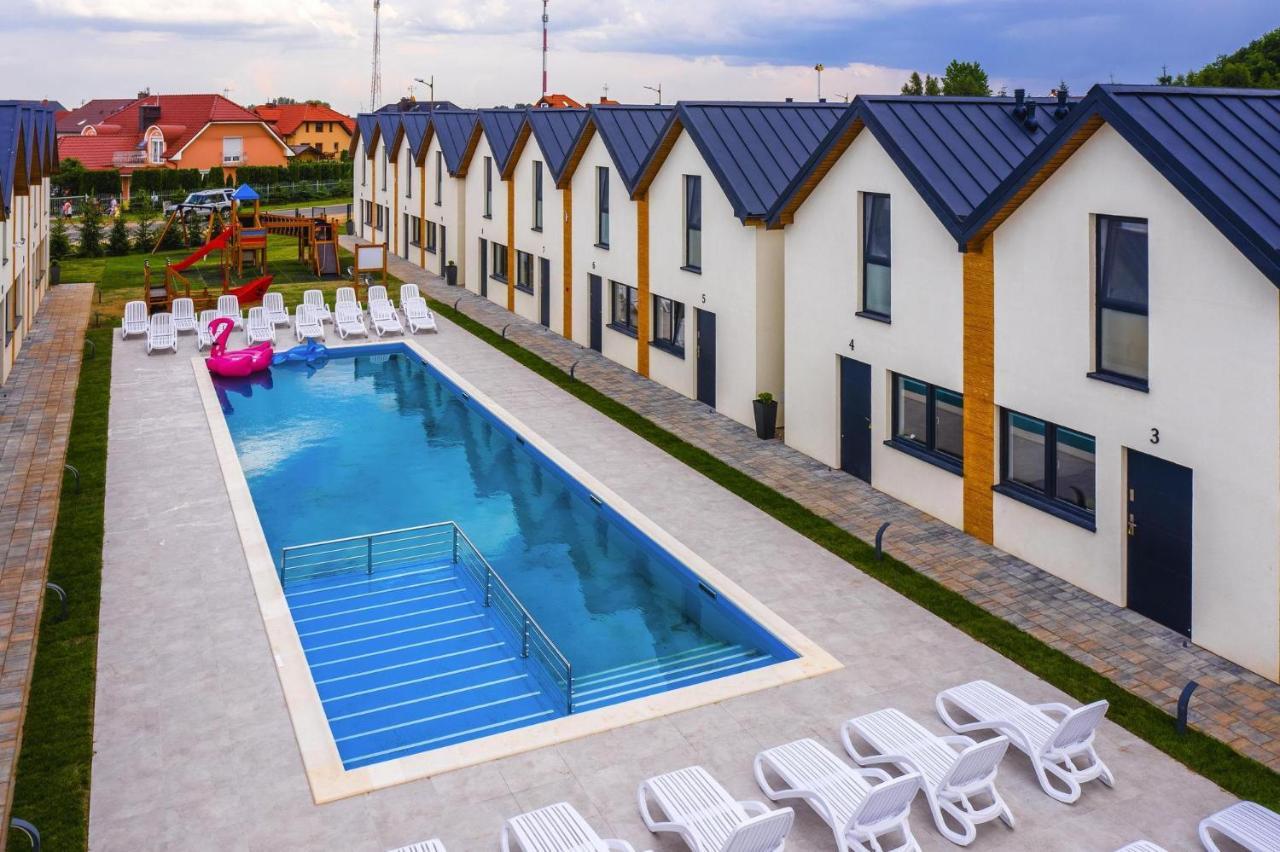 Holiday Complex With Pool, Реваль Экстерьер фото